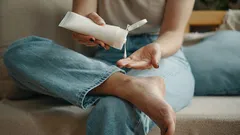 Ako sa zbaviť nepríjemného zápachu nôh: jednoduché rady a recepty na domáce prostriedky